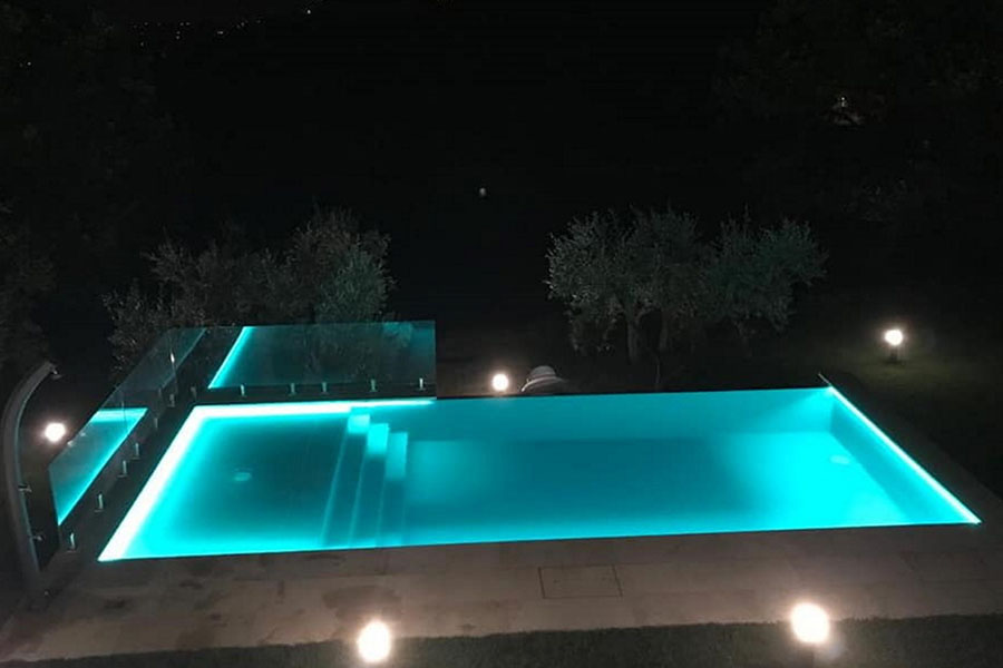 swimming pool strip light